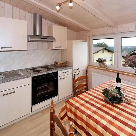 Ferienhaus Am Sonnenhang * ハウツェンベルク